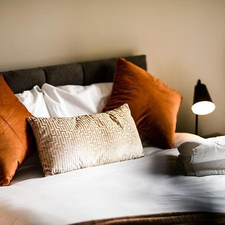 Modern 2 Bedroom Apartment - City Centre - Parking Manchester Buitenkant foto