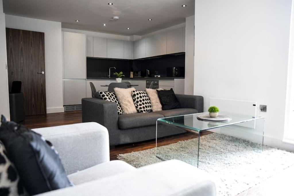 Modern 2 Bedroom Apartment - City Centre - Parking Manchester Buitenkant foto